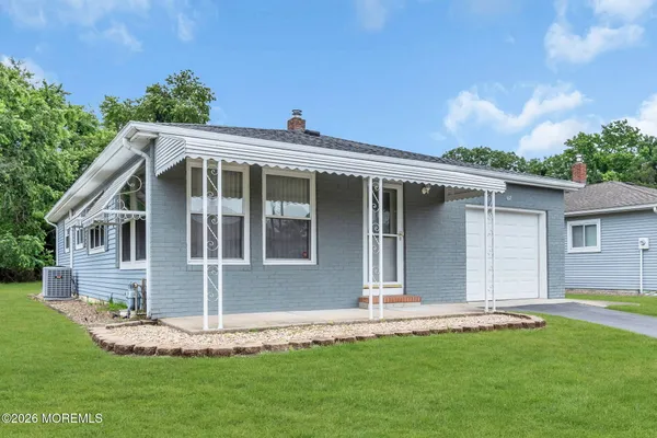 Property Slideshow image 3 of 38 | 62 biabou dr, Toms River, NJ, 08757