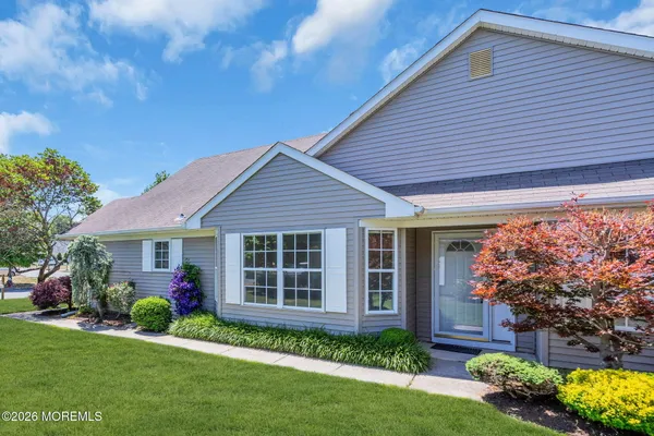 Property Slideshow image 2 of 25 | 23 oakmont rd, Lakewood, NJ, 08701