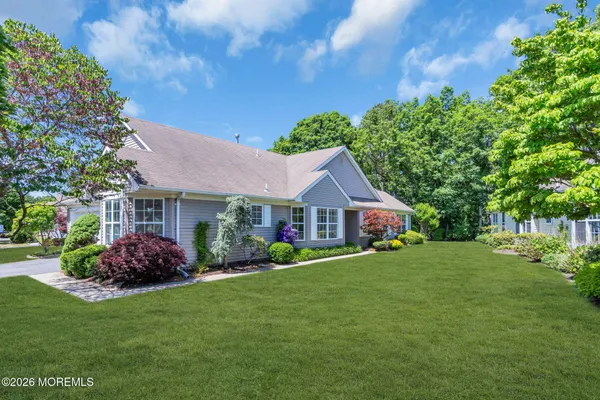 Property Slideshow image 3 of 25 | 23 oakmont rd, Lakewood, NJ, 08701