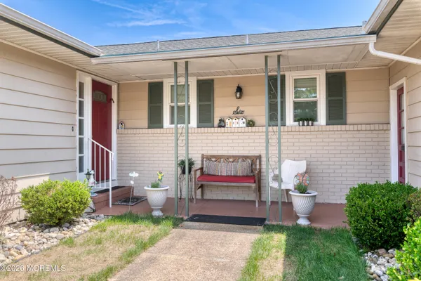 Property Slideshow image 2 of 36 | 6 carrazal ct, Toms River, NJ, 08757