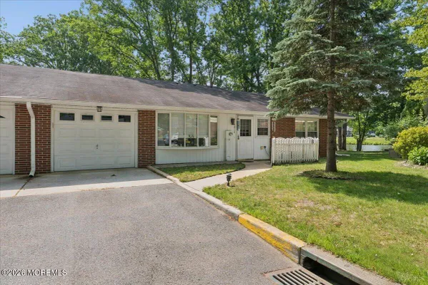Property Slideshow image 3 of 24 | 581 lake point dr a, Lakewood, NJ, 08701