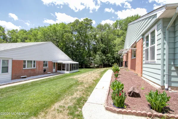 Property Slideshow image 2 of 4 | 170 hudson pkwy a, Whiting, NJ, 08759