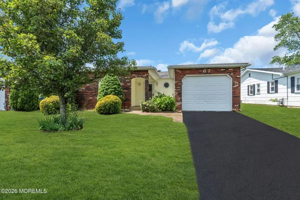 Property Slideshow image 3 of 34 | 67 blake cir, Brick, NJ, 08724