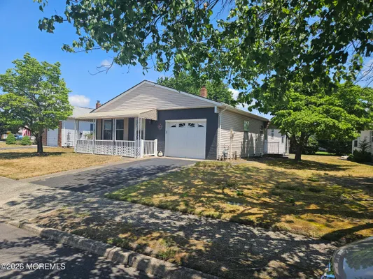 Property Slideshow image 3 of 25 | 276 costa mesa dr, Toms River, NJ, 08757