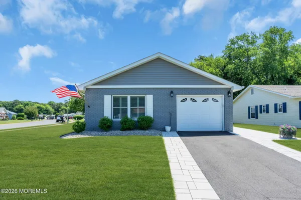Property Slideshow image 2 of 31 | 164 everest dr, Brick, NJ, 08724