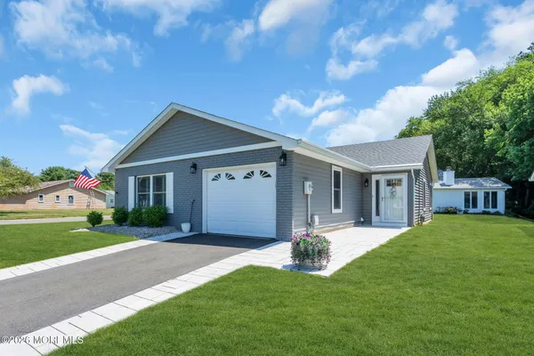 Property Slideshow image 3 of 31 | 164 everest dr, Brick, NJ, 08724