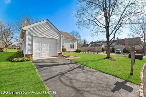 Property Slideshow image 3 of 37 | 48 rutland ln, Monroe, NJ, 08831