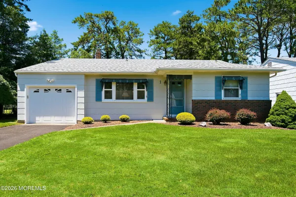 Property Slideshow image 2 of 34 | 1 beaverbrook dr, Toms River, NJ, 08757