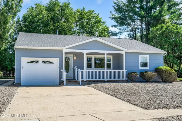 Property Slideshow image 2 of 40 | 106 hatfield ct, Toms River, NJ, 08757