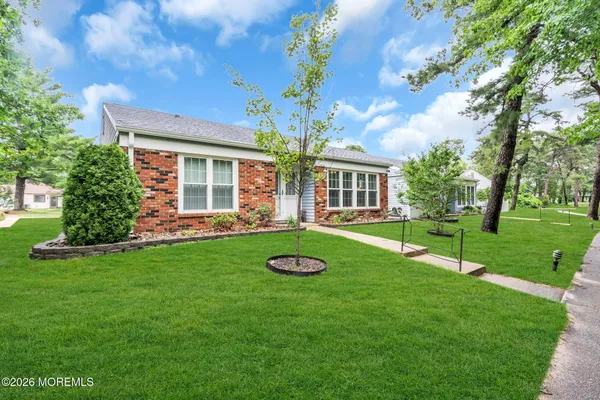 Property Slideshow image 3 of 42 | 580 kevin ct a, Manchester, NJ, 08759