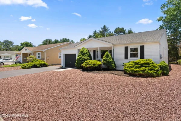 Property Slideshow image 2 of 27 | 33 whitmore dr, Toms River, NJ, 08757