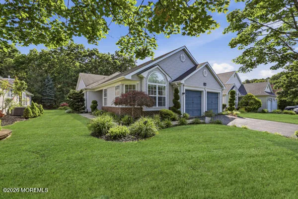 Property Slideshow image 2 of 41 | 70 rosewood dr, Lakewood, NJ, 08701