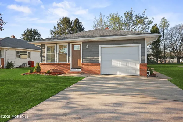 Property Slideshow image 3 of 26 | 114 barbuda st, Toms River, NJ, 08757