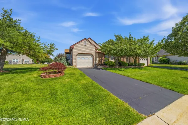 Property Slideshow image 3 of 27 | 11b john hancock dr, Monroe, NJ, 08831
