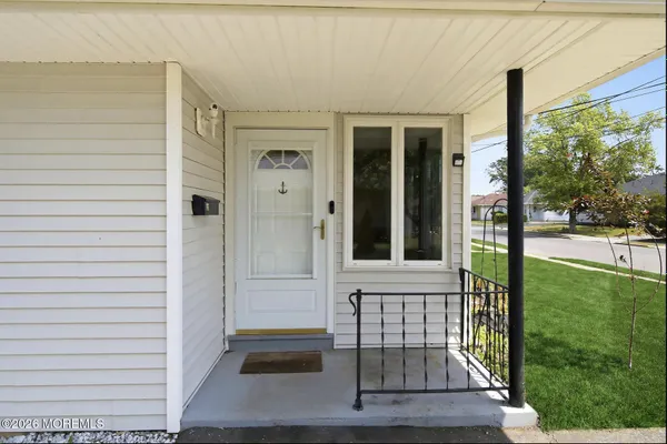 Property Slideshow image 2 of 35 | 30 parisian dr, Toms River, NJ, 08753