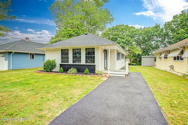 Property Slideshow image 2 of 30 | 1912 mount juliano ln, Toms River, NJ, 08753