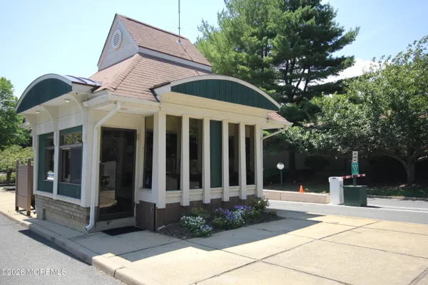 Property Slideshow image 2 of 54 | 72 berkshire ct, Red Bank, NJ, 07701