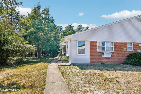Property Slideshow image 2 of 18 | 14 potomac ln 14a, Whiting, NJ, 08759
