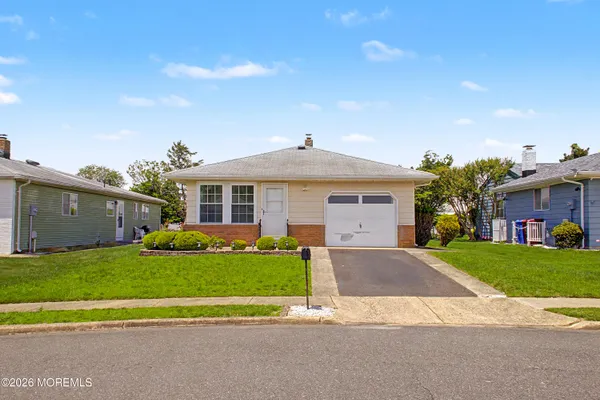 Property Slideshow image 3 of 26 | 64 puerto vallarta st, Toms River, NJ, 08757