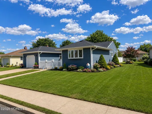 Property Slideshow image 3 of 20 | 281 harrington dr, Toms River, NJ, 08757