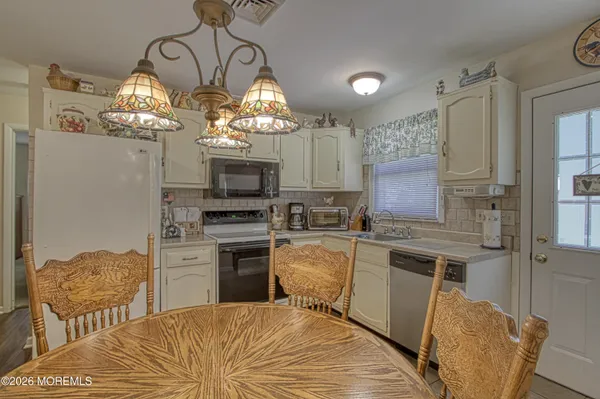 Property Slideshow image 3 of 28 | 13 hamilton ln b, Whiting, NJ, 08759
