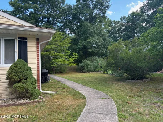 Property Slideshow image 3 of 16 | 9 wintergreen ln b, Whiting, NJ, 08759