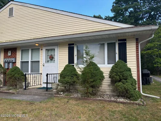 Property Slideshow image 2 of 16 | 9 wintergreen ln b, Whiting, NJ, 08759