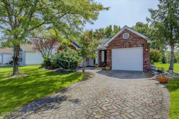 Property Slideshow image 3 of 48 | 19 hampton dr, Marlboro, NJ, 07746