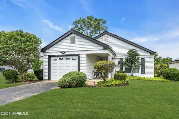 Property Slideshow image 2 of 40 | 4 gladstone ave, Manchester, NJ, 08759