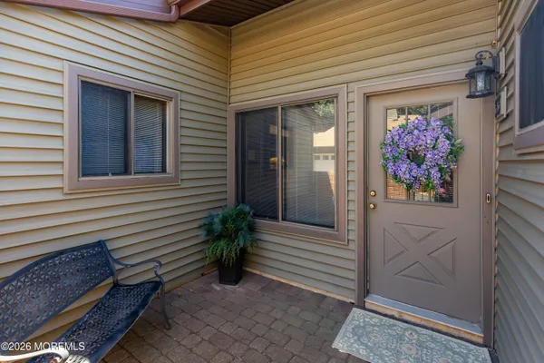 Property Slideshow image 3 of 17 | 33 hampton ct, Red Bank, NJ, 07701