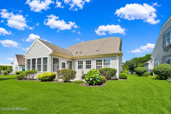 Property Slideshow image 3 of 25 | 29 arcadia dr, Manchester, NJ, 08759