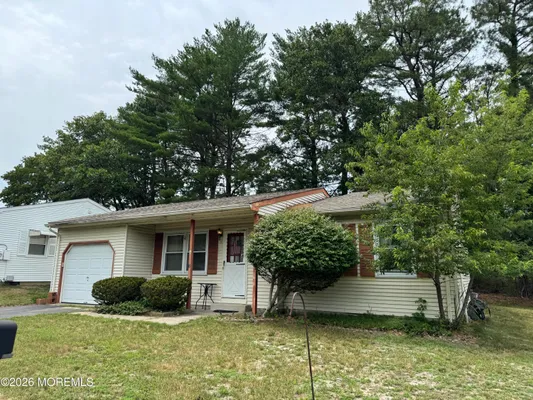Property Slideshow image 3 of 34 | 7 chelsea dr, Whiting, NJ, 08759