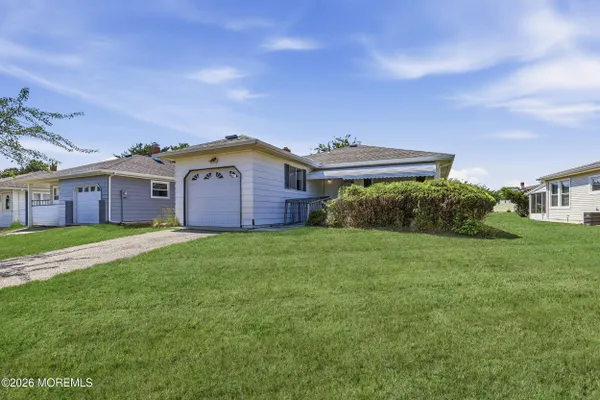 Property Slideshow image 2 of 17 | 10 bimini dr, Toms River, NJ, 08757