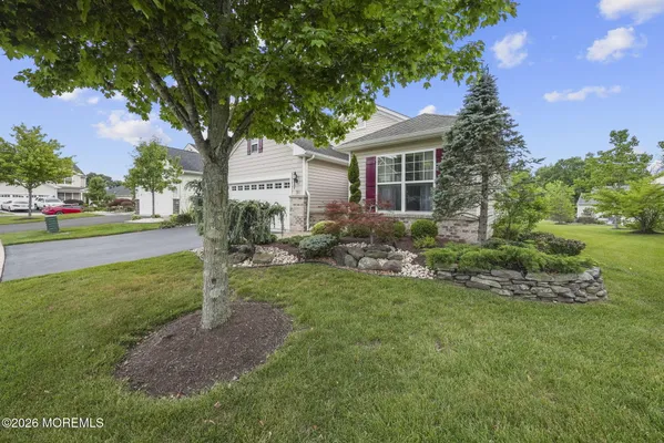Property Slideshow image 2 of 48 | 194 wintergreen dr, Manalapan, NJ, 07726