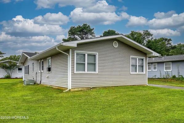 Property Slideshow image 3 of 35 | 13 clay cir, Brick, NJ, 08724