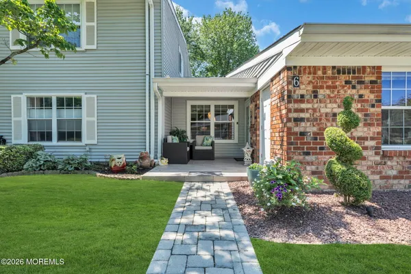 Property Slideshow image 2 of 27 | 6 snowburry ct 281, Red Bank, NJ, 07701