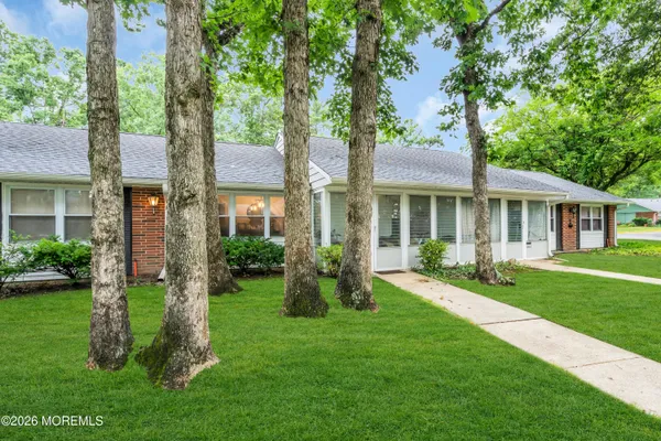 Property Slideshow image 3 of 19 | 126c farrington ct, Lakewood, NJ, 08701