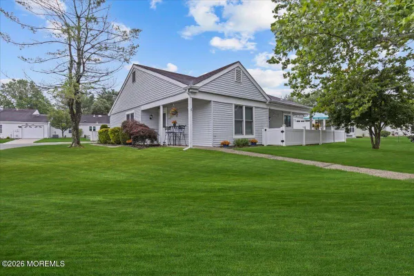 Property Slideshow image 3 of 55 | 917a liverpool cir, Manchester, NJ, 08759
