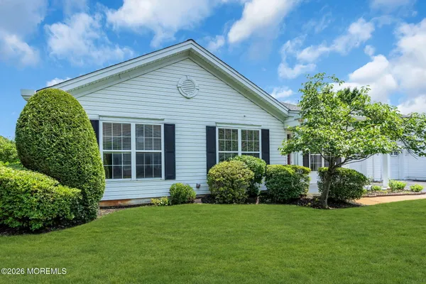 Property Slideshow image 3 of 72 | 146 greenlawns dr, Lakewood, NJ, 08701