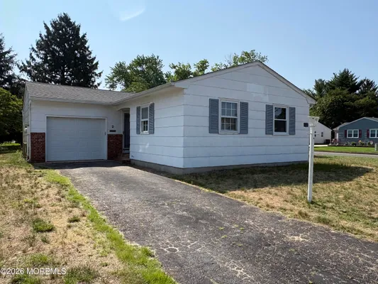 Property Slideshow image 2 of 31 | 2 sutherland ct, Toms River, NJ, 08757