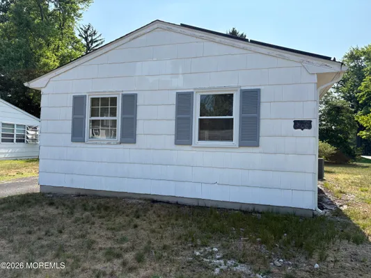 Property Slideshow image 3 of 31 | 2 sutherland ct, Toms River, NJ, 08757