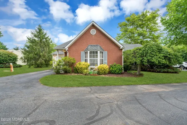 Property Slideshow image 2 of 39 | 7 kingston close 1000, Freehold, NJ, 07728