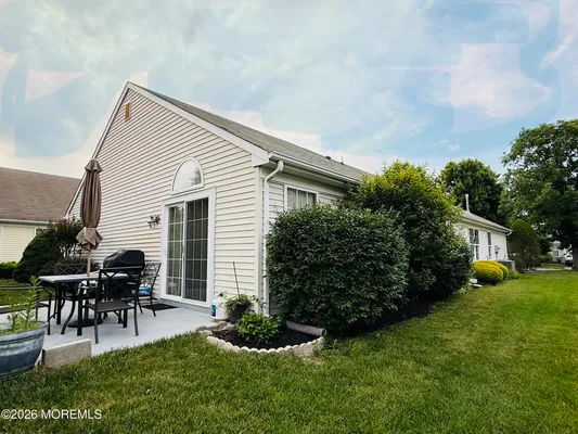 Property Slideshow image 3 of 41 | 18 skyline dr, Lakewood, NJ, 08701