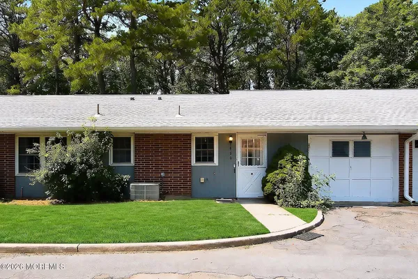 Property Slideshow image 2 of 28 | 419b chatham ct, Lakewood, NJ, 08701