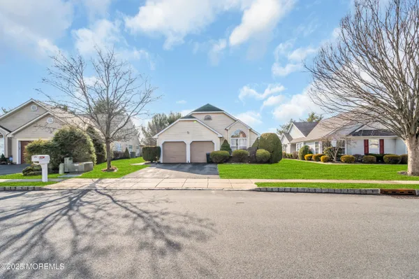 Property Slideshow image 2 of 27 | 2674 meadow lake dr, Toms River, NJ, 08755