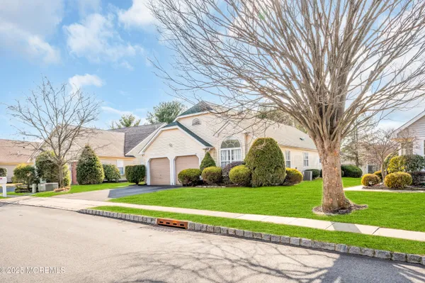 Property Slideshow image 3 of 27 | 2674 meadow lake dr, Toms River, NJ, 08755