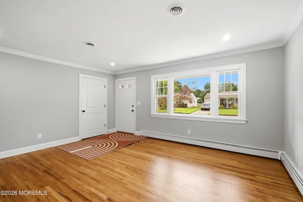 Property Slideshow image 3 of 21 | 9 hamilton ct, Toms River, NJ, 08757