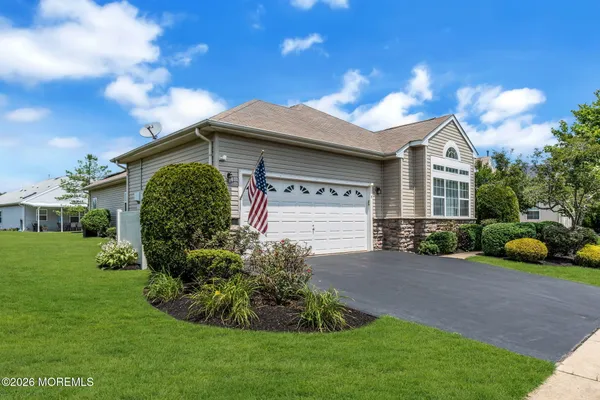 Property Slideshow image 2 of 61 | 5 bellagio rd, Manchester, NJ, 08759