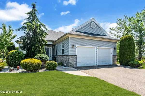 Property Slideshow image 2 of 69 | 21 chaucer cir, Manchester, NJ, 08759