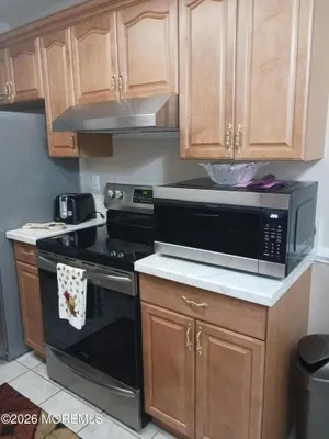 Property Slideshow image 3 of 9 | 28 meadow green cir f, Englishtown, NJ, 07726
